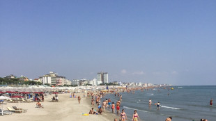 Travolta e uccisa da una ruspa in spiaggia a Cervia