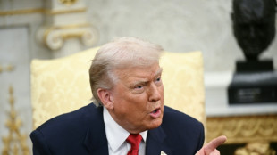 Trump amea&ccedil;a retirar licen&ccedil;a da ABC ap&oacute;s perguntas de jornalista da emissora