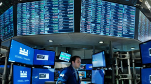 Wall Street ouvre en recul apr&egrave;s de fortes cr&eacute;ations d'emplois