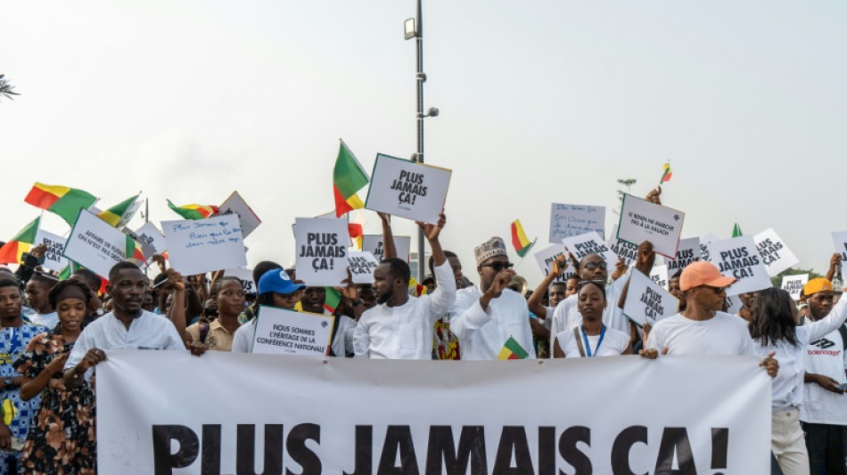 Tentative de putsch au B&eacute;nin: une trentaine de personnes &eacute;crou&eacute;es
