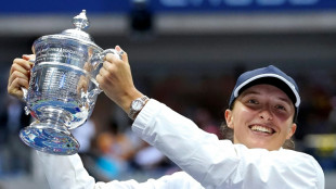 World number one Swiatek leads Australian Open charge