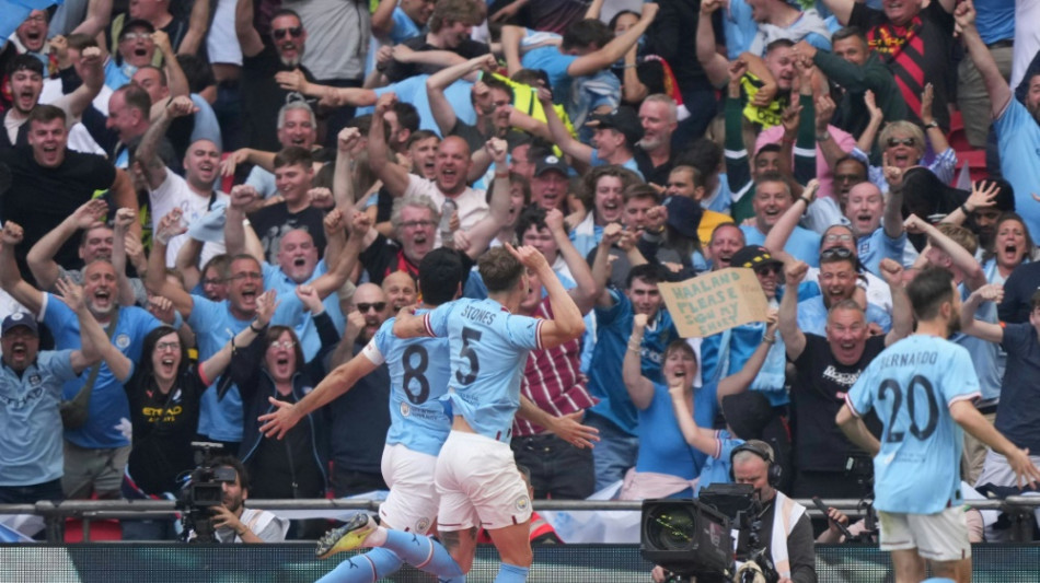 Doppelpacker G&uuml;ndogan schie&szlig;t City zum Double
