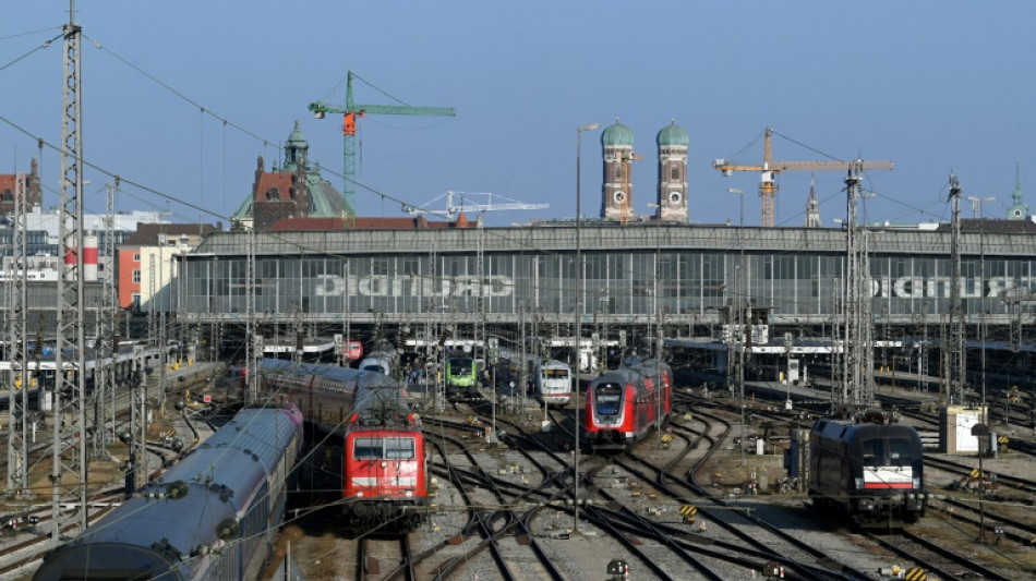 F&uuml;r 49 Euro im Monat durch die Republik - Deutschlandticket gilt ab Montag