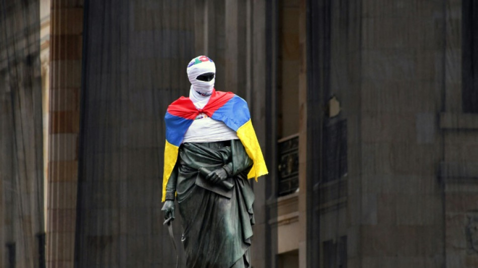 Una Colombia dividida empieza la transici&oacute;n a su primer gobierno de izquierda 