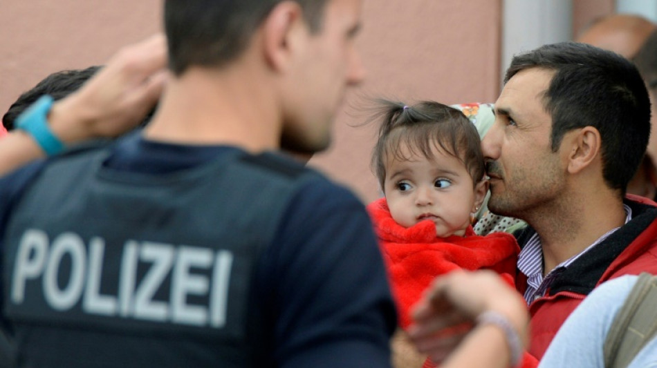 Hessens Regierungschef f&uuml;r bundesweite Grenzkontrollen gegen illegale Migration