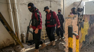 Trois paramilitaires tu&eacute;s dans un attentat-suicide au Pakistan, en plein regain de violences