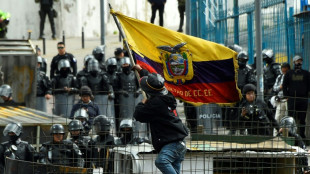 Lasso reduce precios de combustibles en Ecuador acosado por protestas y el Congreso