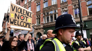 Mesquitas brit&acirc;nicas em alerta pelos protestos da extrema direita