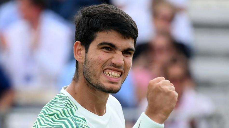Alcaraz reaches first quarter-final on grass at Queen's Club
