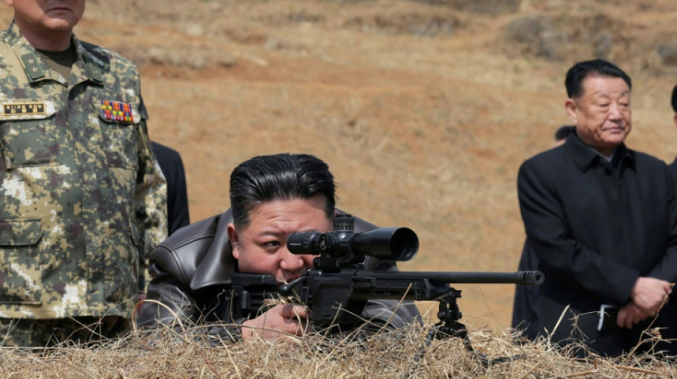 Kim Jong Un essaie un nouveau fusil de précision