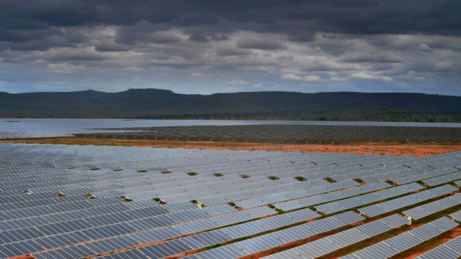 Les investissements dans le solaire pr&ecirc;ts &agrave; d&eacute;passer ceux de l'extraction p&eacute;troli&egrave;re, selon l'AIE