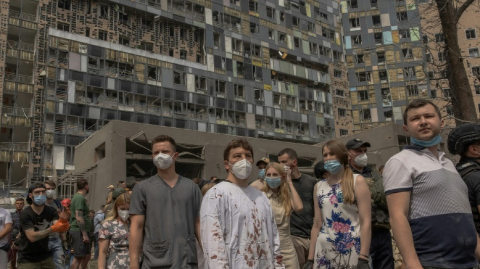Kiev de luto ap&oacute;s bombardeio russo em hospital infantil