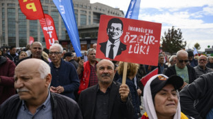 Protest as judge quizzes Istanbul mayor in spy probe