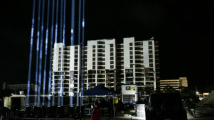 Feixe de luz homenageia mortos em terremoto que devastou a Venezuela h&aacute; 100 dias