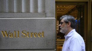 Wall Street ouvre en baisse, nerveuse avant l'audition du pr&eacute;sident de la Fed