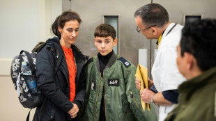 Agredido, amea&ccedil;ado e sozinho em Gaza: m&atilde;e relata calv&aacute;rio de ref&eacute;m israelense de 12 anos