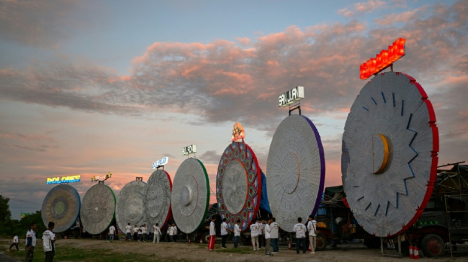 Giant lanterns light up Christmas in Catholic Philippines