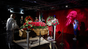 Colleghi e autorità alla camera ardente di Baudo