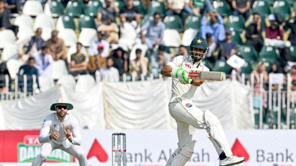 Pakistan punish sloppy South Africa to reach 259-5 in second Test