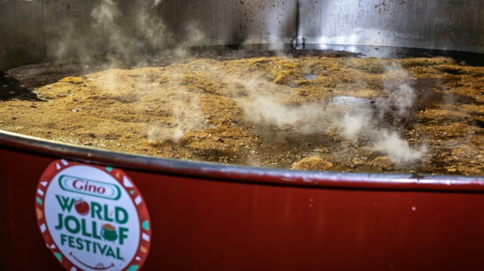 Huge pot of Nigerian jollof rice sets Guinness record