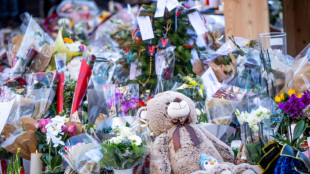 Emotiva homenagem &agrave;s v&iacute;timas do inc&ecirc;ndio no Ano Novo na Su&iacute;&ccedil;a