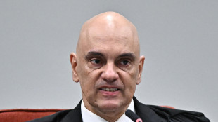 Moraes dà 24 ore ai legali di Bolsonaro per chiarire intervista