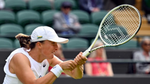Swiatek makes first grass-court semi-final ahead of Wimbledon