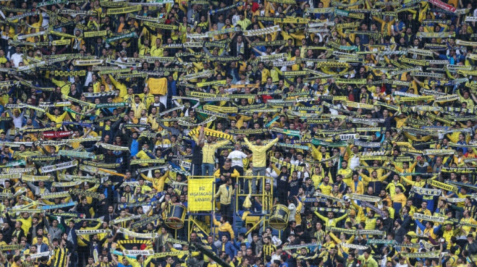 El campeonato turco de fútbol se suspende tras la grave agresión a un árbitro