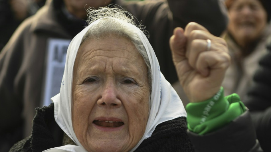 Morre Nora Corti&ntilde;as, &iacute;cone das M&atilde;es da Pra&ccedil;a de Maio na Argentina