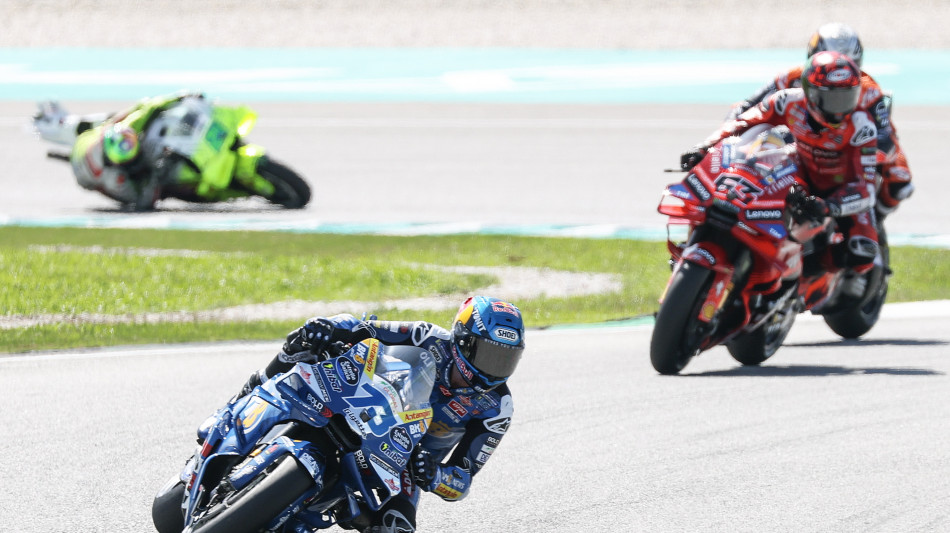 MotoGp: Alex Marquez vince in Malesia, ritiro per Bagnaia