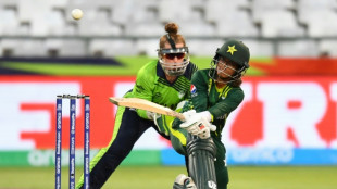 India get closer to World Cup semi-final but Pakistan stay in contention 