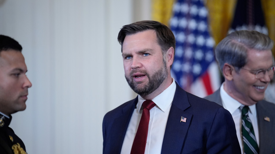 Media, 'Vance frustrato da trattative Ucraina, ma ottimista'