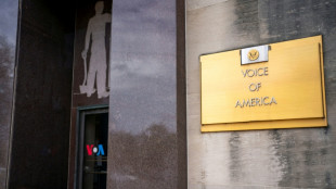 El gobierno de EEUU formaliza cientos de despidos de la radio Voz de América (VOA)