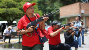 Venezuela treina militarmente civis diante de possível ataque dos EUA