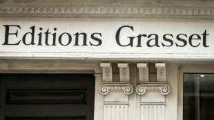 Crise chez Grasset: 170 &eacute;crivains montent au front contre Bollor&eacute;