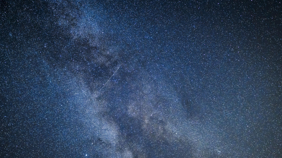 Il buco nero della Via Lattea sta ruotando alla massima velocità