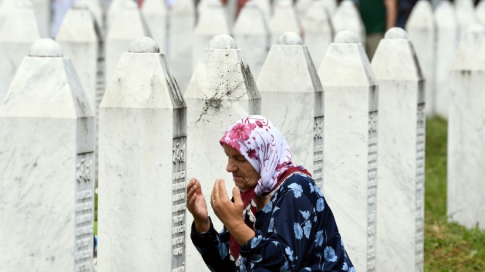 B&oacute;snios recordam o genoc&iacute;dio de Srebrenica