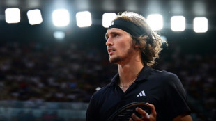 Zverev defeats Thiem in straight sets at Wimbledon warm-up