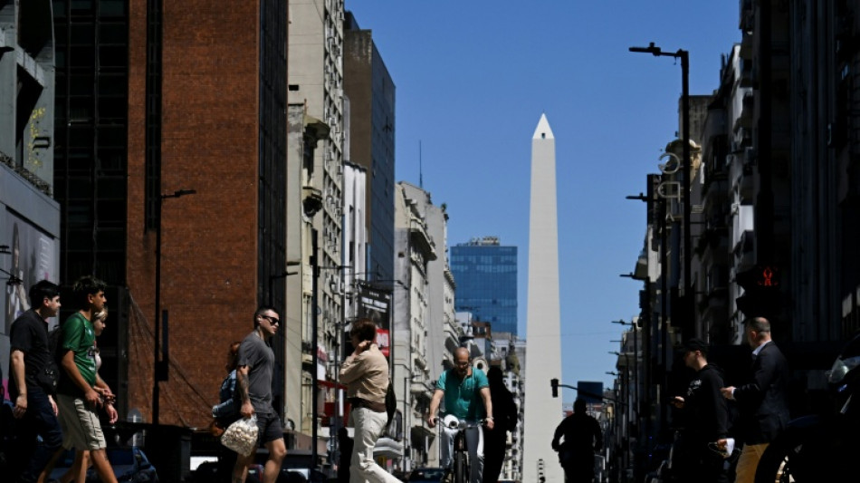 La inflaci&oacute;n argentina subi&oacute; levemente por tercer mes consecutivo