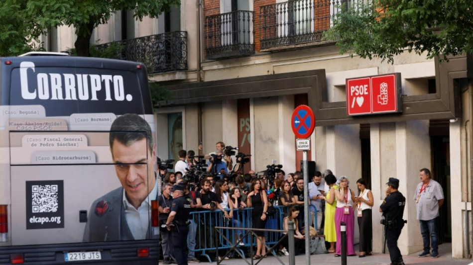 Pedro Sánchez renueva la cúpula del PSOE español y expulsará a los clientes de prostitución