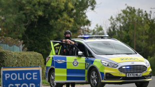 Pol&iacute;cia brit&acirc;nica prende suspeitos de planejar 'ato terrorista' perto de base usada pelos EUA
