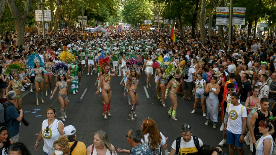 Une foule arc-en-ciel et des ministres &agrave; Madrid pour la Marche des Fiert&eacute;s