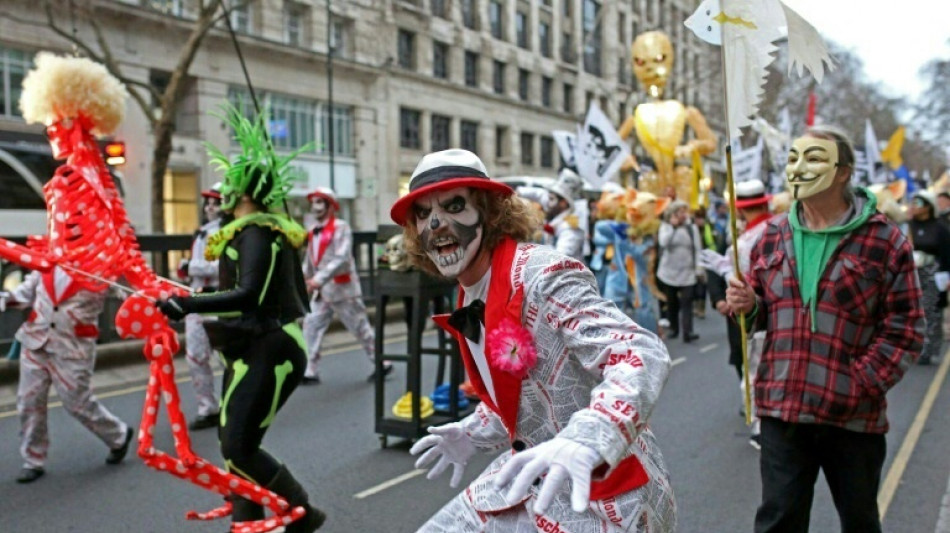 Assange supporters hold London 'carnival' against extradition 