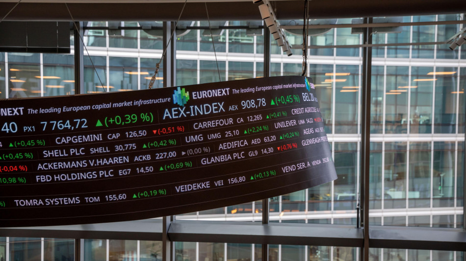 Borsa per l'Europa avvio in crescita, Parigi +0,8%