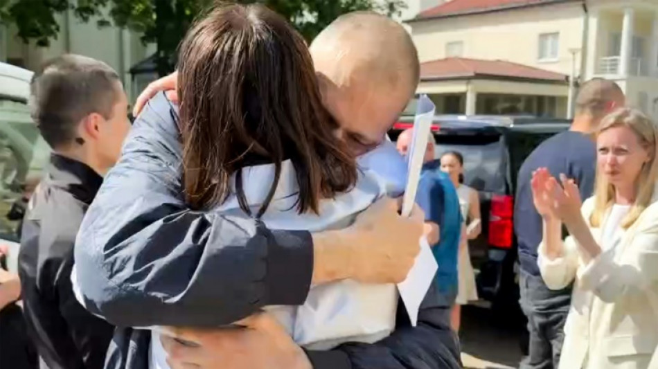 Bélarus: l'opposant Sergueï Tikhanovski libéré après une médiation de Washington