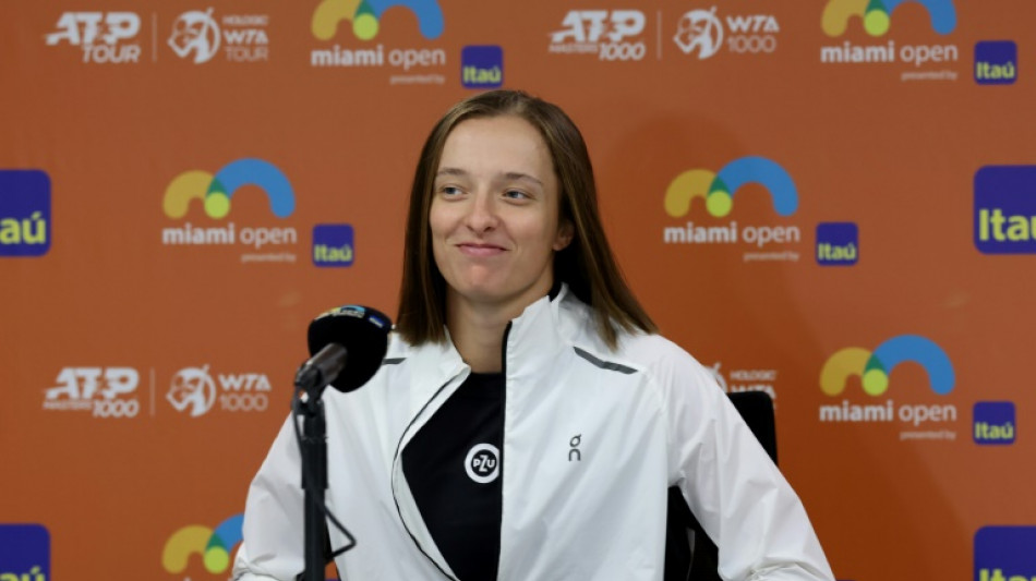 Swiatek pulls out of Miami Open with rib injury