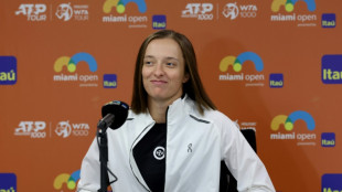 Swiatek pulls out of Miami Open with rib injury