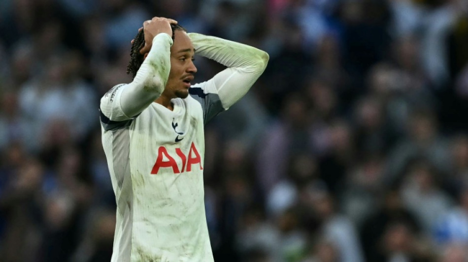 Tottenham sofre empate nos acr&eacute;scimos contra o Brighton (2-2) e segue na zona de rebaixamento do Ingl&ecirc;s