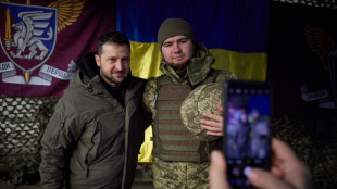 Zelenski visita el este de Ucrania, donde sus tropas libran una dif&iacute;cil batalla contra Rusia