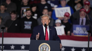 Trump, 'il tempo stringe, l'Iran si sieda al tavolo e negozi'